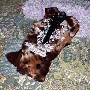 Tie-Dye Muscle Shirt With Laced Up V-Neck